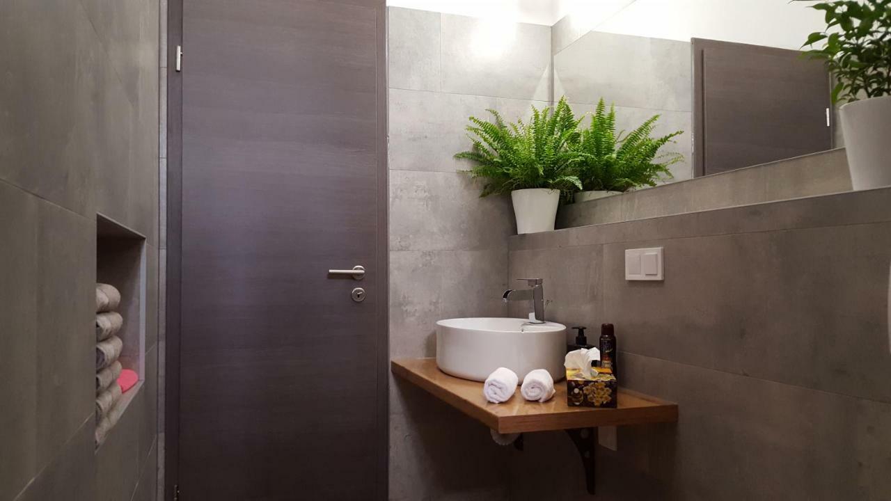 Apartment Imperia *** プーラ エクステリア 写真