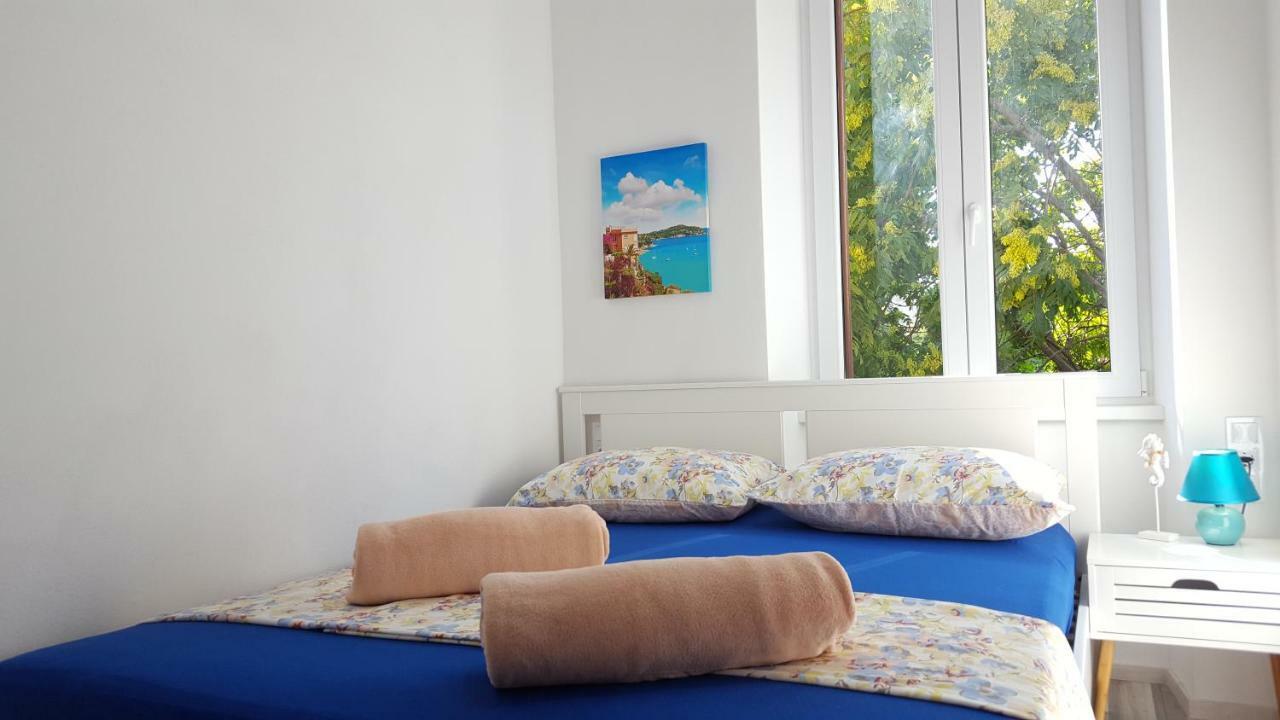 Apartment Imperia *** プーラ エクステリア 写真