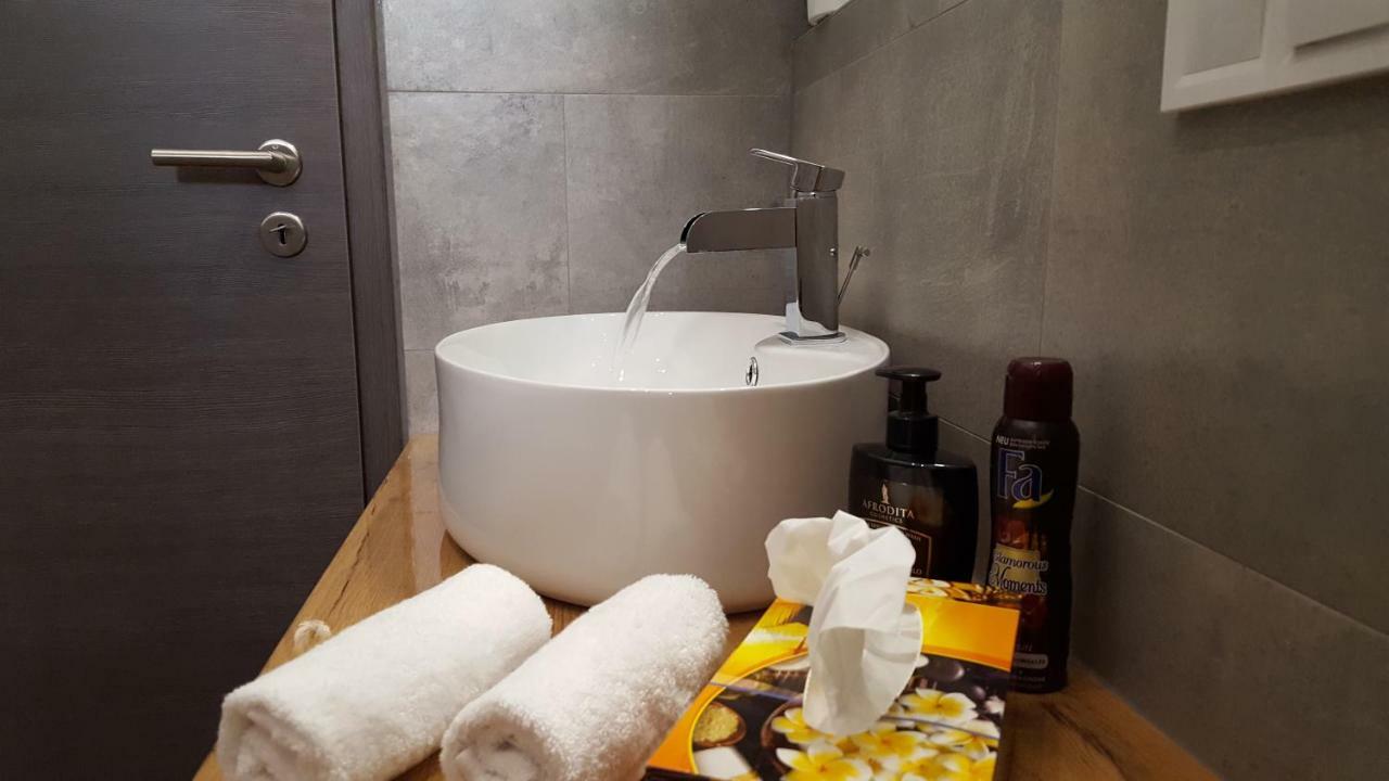 Apartment Imperia *** プーラ エクステリア 写真