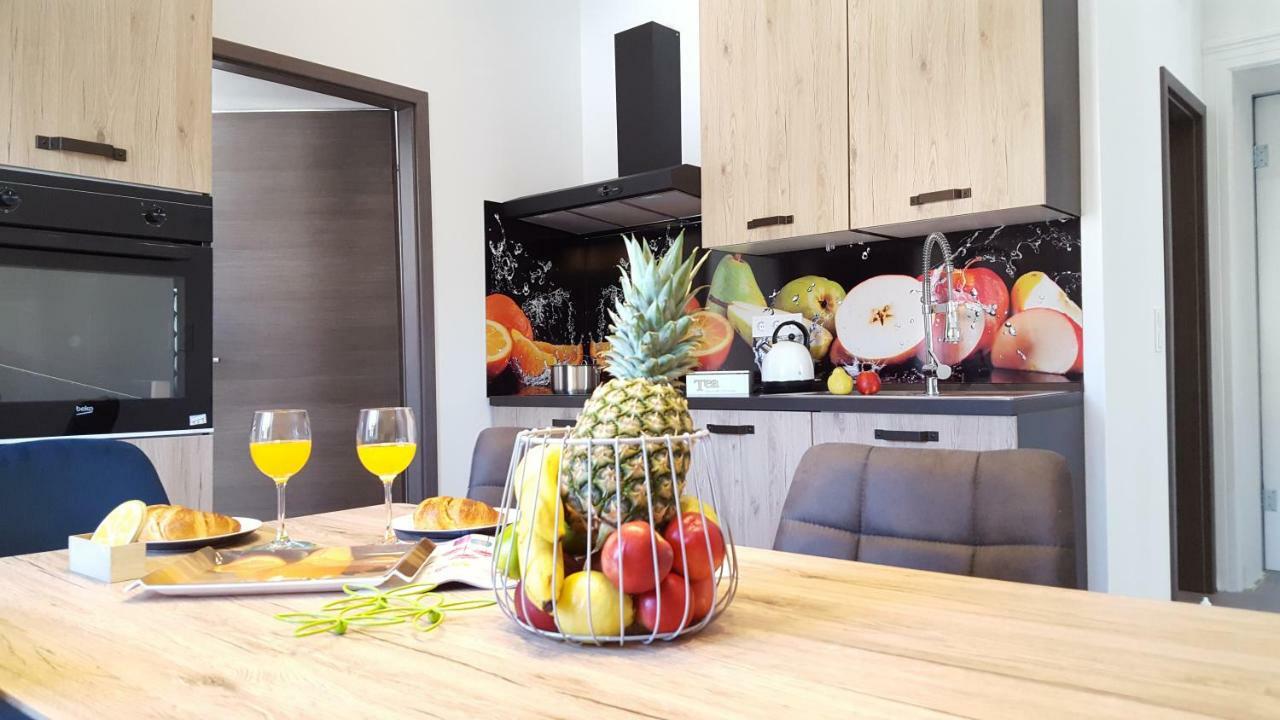 Apartment Imperia *** プーラ エクステリア 写真