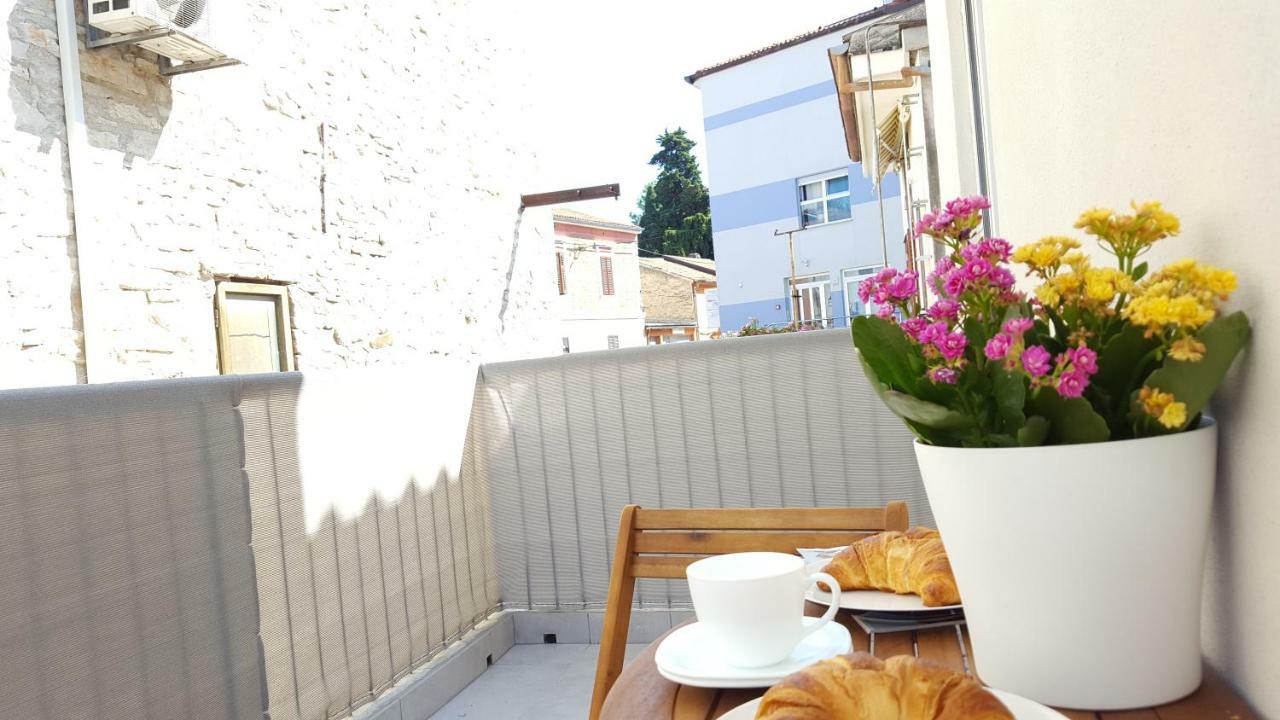 Apartment Imperia *** プーラ エクステリア 写真